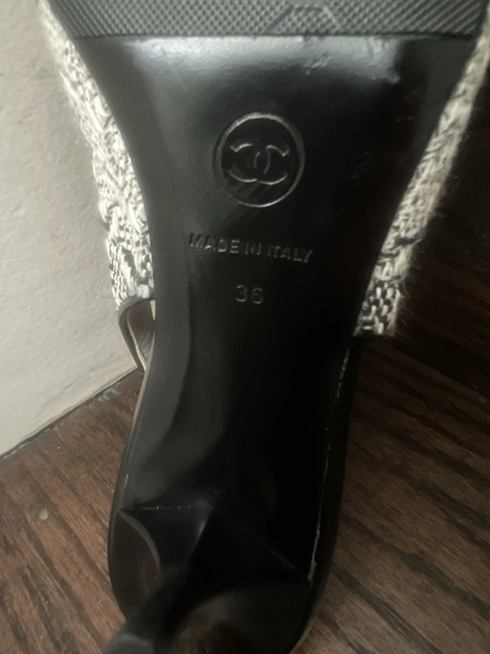 Chanel Vintage Tweed White And Black Kitten Heel Slingbacks Size 36